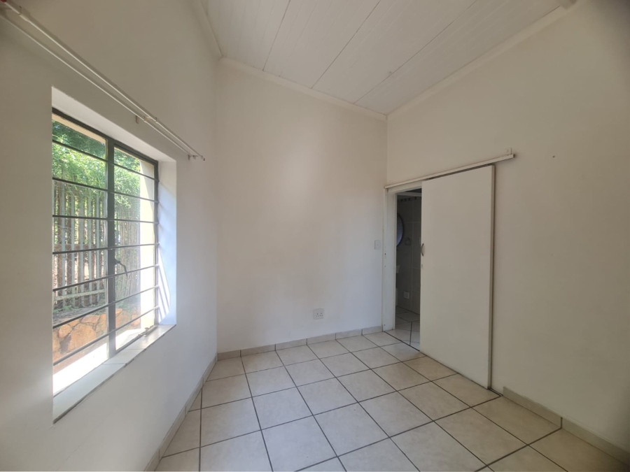 6 Bedroom Property for Sale in Meerhof North West